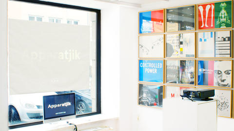 should_not_be_on_display_32